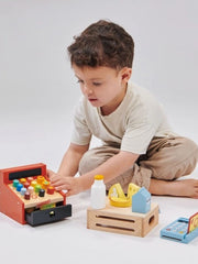 Kids' wooden cash register for pretend play