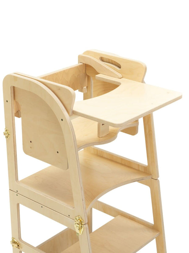 Practical tray for feeding and playtime.