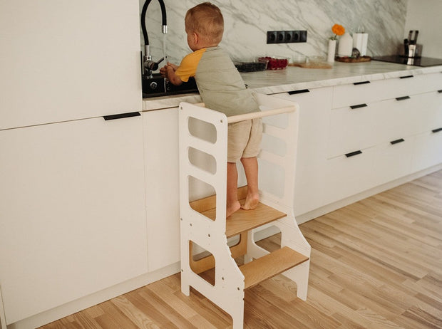 The Classic - Height Adjustable Learning Tower