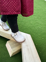 Durable balance beam for children's outdoor activities