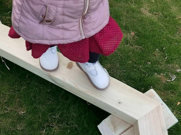 All-year outdoor balance beam for kids