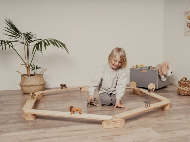 Minimalist balance beam for kids&