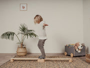 Compact minimalist balance beam for children