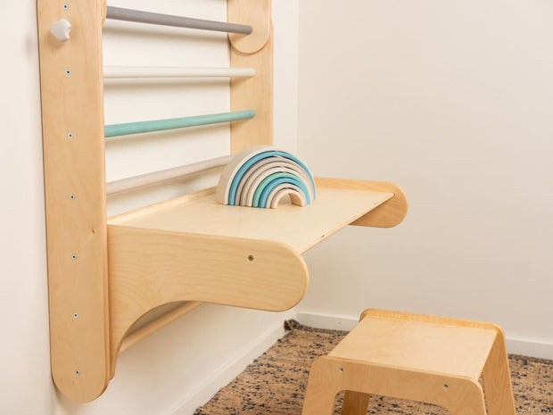 Minimalist table and chair for active play