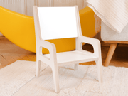 The Pure chair with armrests for kids