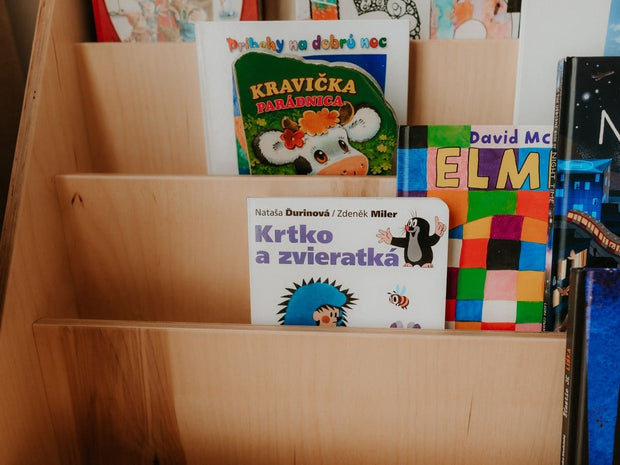 Space-saving Tinker Montessori bookshelf