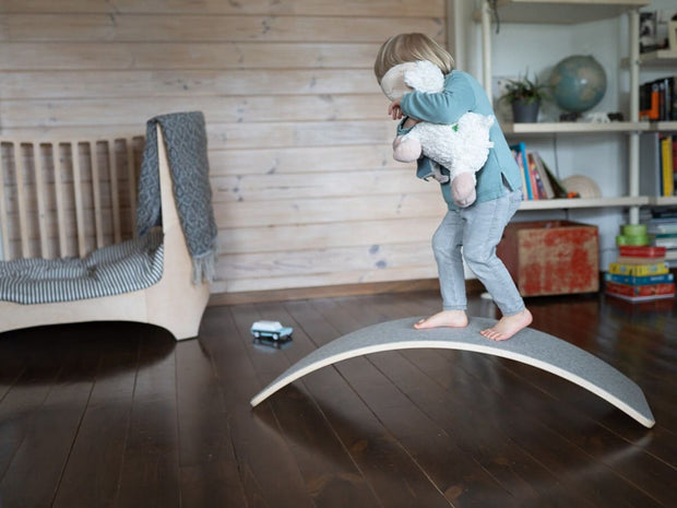 The Minimalist balance board for kids&