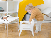 Easy-clean Pure kids' chair with armrests