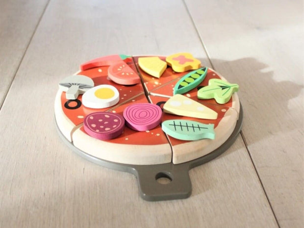 Interactive wooden pizza party kit