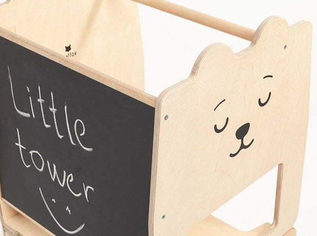 The Little Whisker – Wandelbarer Lernturm mit Tafel